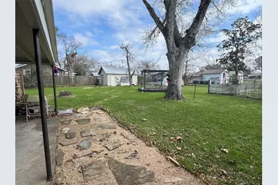 236 W Glenn Street, Bellville, TX 77418 - Photo 15