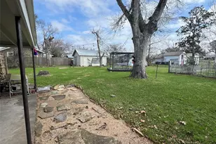 236 W Glenn St, Bellville, TX 77418 - Photo 15