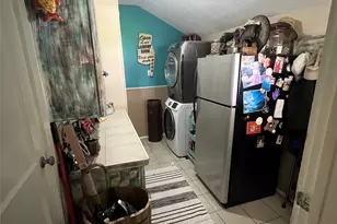 236 W Glenn St, Bellville, TX 77418 - Photo 9