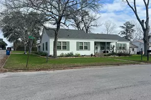 236 W Glenn St, Bellville, TX 77418 - Photo 1