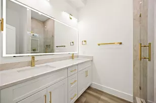 9011 Surry St, Houston, TX 77028 - Photo 13