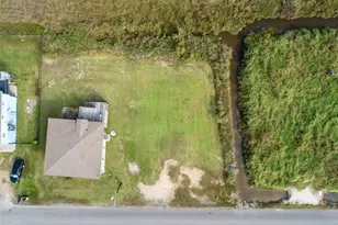 1228 W Canal, Crystal Beach, TX 77650 - Photo 27