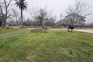 159 Oak Dr, Lake Jackson, TX 77566 - Photo 27