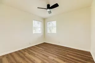 159 Oak Dr, Lake Jackson, TX 77566 - Photo 15