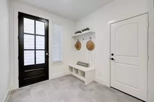 2015 Lou Ellen Ln, Houston, TX 77018 - Photo 3