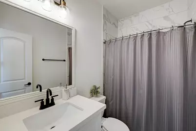 2015 Lou Ellen Lane #D, Houston, TX 77018 - Photo 17