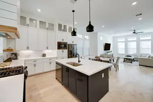 2015 Lou Ellen Ln, Houston, TX 77018 - Photo 9