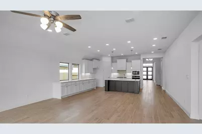 18819 Madonna Lily Court, Tomball, TX 77377 - Photo 5