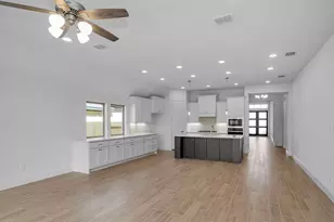 18819 Madonna Lily Ct, Tomball, TX 77377 - Photo 5