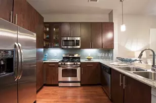 2525 McCue St Rd, Houston, TX 77056 - Photo 3