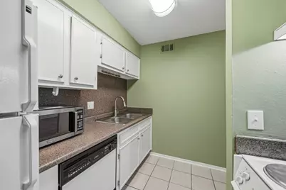 3131 Cummins Street #80, Houston, TX 77027 - Photo 9