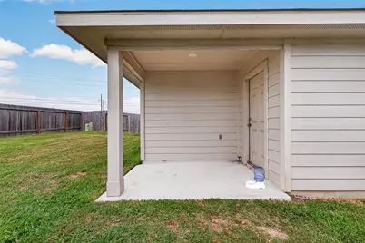 2074 Legacy Hills Drive, Houston, TX 77067 - Photo 37