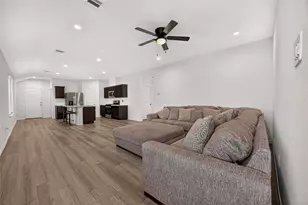 2074 Legacy Hills Dr, Houston, TX 77067 - Photo 11