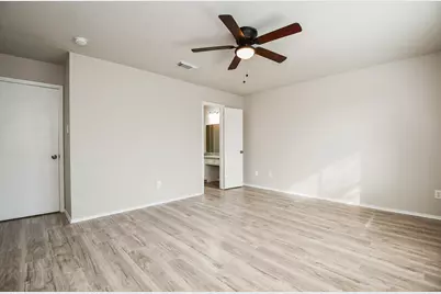 11659 Evesborough Drive, Houston, TX 77099 - Photo 9