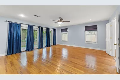 2209 Portsmouth Street, Houston, TX 77098 - Photo 13