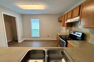 8816 E Buffalo Cir, Willis, TX 77378 - Photo 7