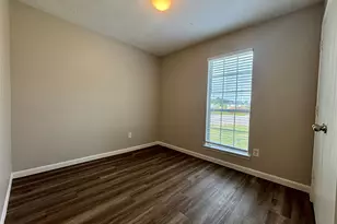 8816 E Buffalo Cir, Willis, TX 77378 - Photo 15