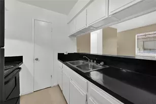 7211 Atwell, Houston, TX 77081 - Photo 11