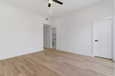 2915 Crane Street #B, Houston, TX 77026 - Photo 11