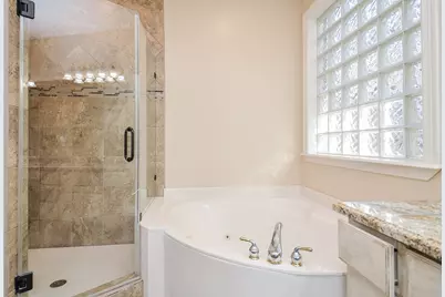 5835 Stratford Gardens Drive, Sugar Land, TX 77479 - Photo 17