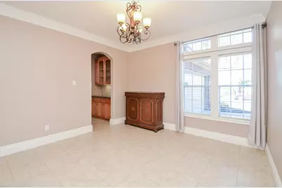 5835 Stratford Gardens Drive, Sugar Land, TX 77479 - Photo 3