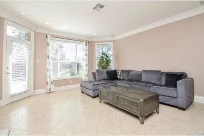 5835 Stratford Gardens Drive, Sugar Land, TX 77479 - Photo 11