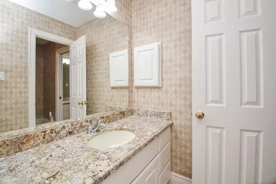 5835 Stratford Gardens Drive, Sugar Land, TX 77479 - Photo 19