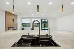 1423 Mapleton Dr, Houston, TX 77043 - Photo 13