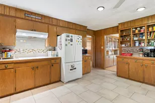 1201 Fm 1862, Blessing, TX 77419 - Photo 9