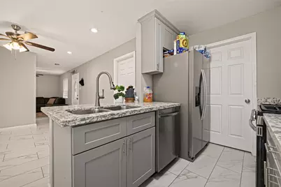 5022 Castlecreek Lane, Houston, TX 77053 - Photo 17