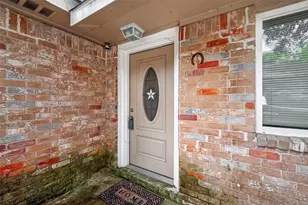 5022 Castlecreek Ln, Houston, TX 77053 - Photo 5