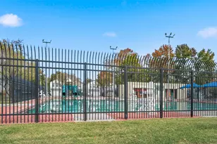 8595 Parkway Dr, Houston, TX 77088 - Photo 21