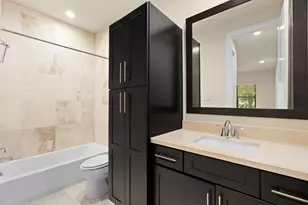 1212 W Dallas St, Houston, TX 77019 - Photo 9