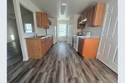 102 Wilson Street, Sealy, TX 77474 - Photo 7