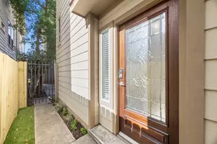 932 W 26th St, Houston, TX 77008 - Photo 3