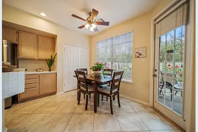 74 E Lakeridge Drive, The Woodlands, TX 77381 - Photo 29