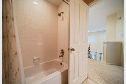 74 E Lakeridge Drive, The Woodlands, TX 77381 - Photo 39