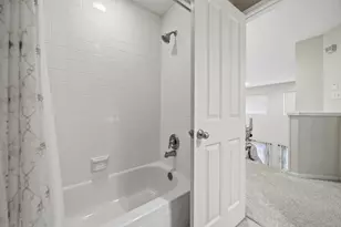 74 E Lakeridge Dr, The Woodlands, TX 77381 - Photo 15