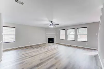 8038 Narrow Brook Way, Houston, TX 77016 - Photo 7