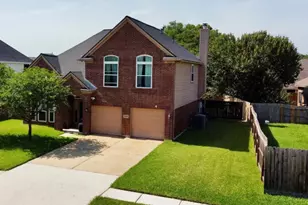 10407 Redwood Dr, Baytown, TX 77523 - Photo 3