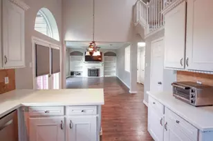 10407 Redwood Dr, Baytown, TX 77523 - Photo 13