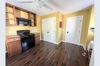 9500 Mayfield Avenue #F, Shiro, TX 77876 - Photo 7