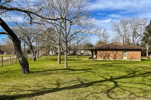 401 Anderson Rd, Cuero, TX 77954 - Photo 9