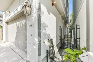 1243 W 15th 1/2 St, Houston, TX 77008 - Photo 3