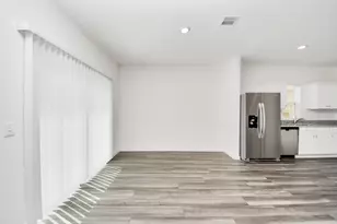 1812 Corsica Crk Ln, Rosharon, TX 77583 - Photo 9