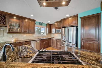 415 Narcissus Road, Clear Lake Shores, TX 77565 - Photo 9