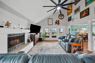 415 Narcissus Rd, Clear Lake Shores, TX 77565 - Photo 13