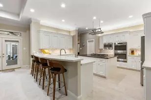 326 S Silvershire Cir, The Woodlands, TX 77381 - Photo 21
