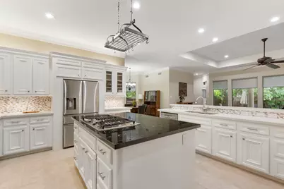 326 S Silvershire Circle, The Woodlands, TX 77381 - Photo 23
