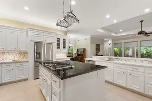 326 S Silvershire Cir, The Woodlands, TX 77381 - Photo 23